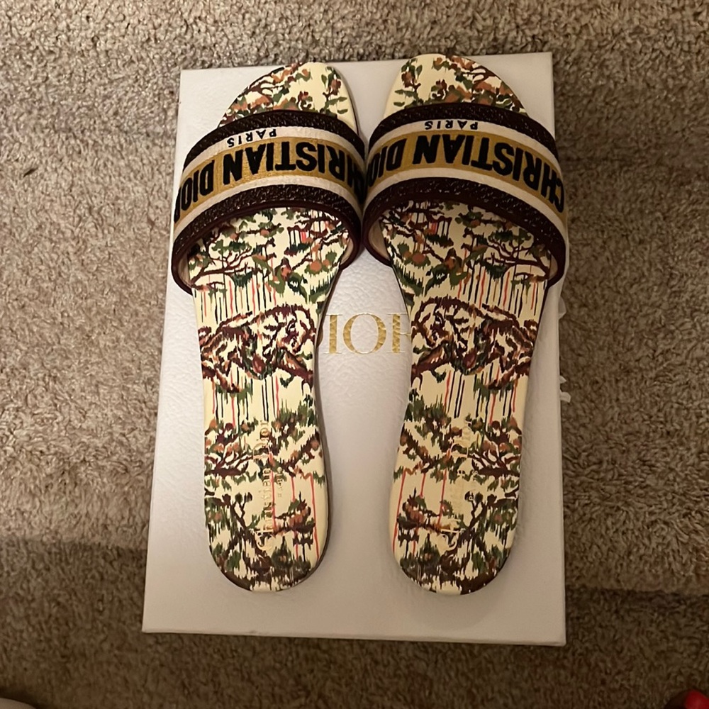Dior slides size 42.